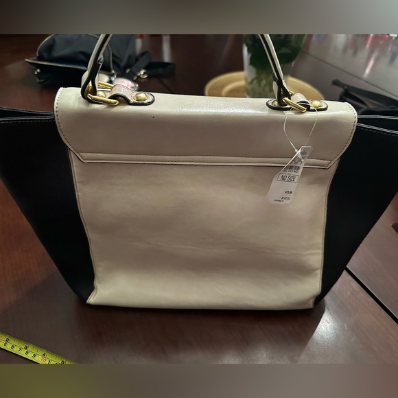 NWT Neiman Marcus Med Tote black and cream - Picture 3 of 6